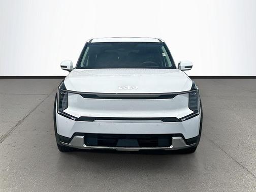 White Pearl 2026 Kia EV9 Light Long Range
