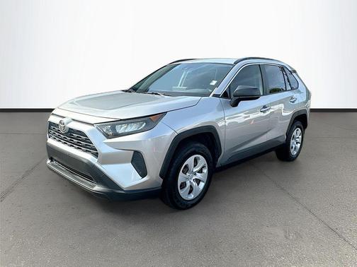 Silver Sky Metallic 2019 Toyota RAV4 LE