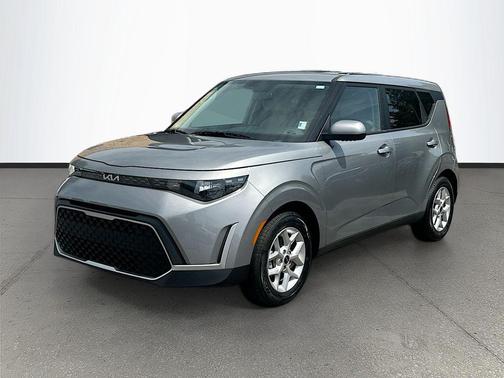 Steel Gray 2024 Kia Soul LX
