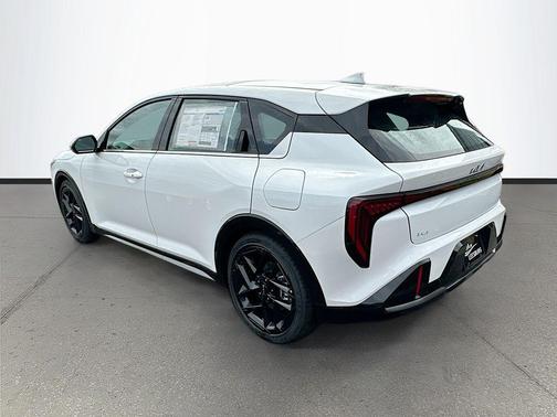 White Pearl 2026 Kia K4 GT-Line Turbo