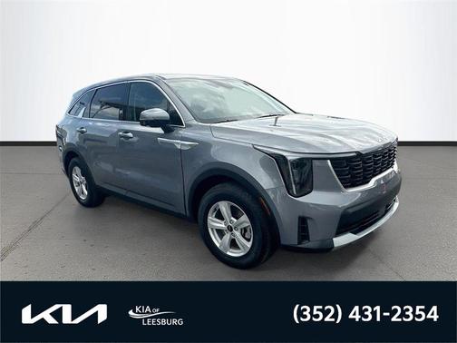 Everlasting Silver 2025 Kia Sorento LX