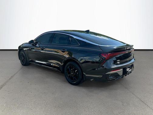 Aurora Black Pearl 2025 Kia K5 LXS