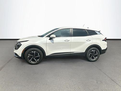Snow White Pearl 2025 Kia Sportage Hybrid LX