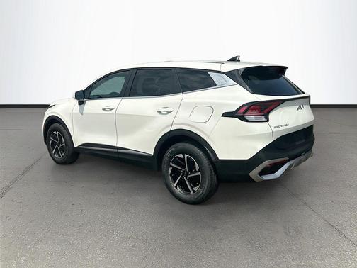 Snow White Pearl 2025 Kia Sportage Hybrid LX