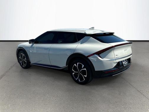 Glacier 2023 Kia EV6 Wind