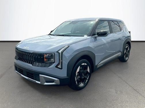 Gray 2027 Kia Seltos S