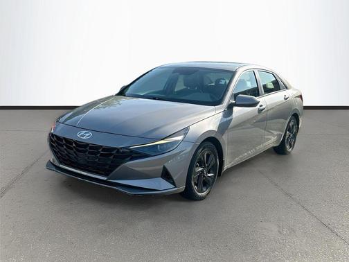 Fluid Metal 2022 Hyundai ELANTRA SEL