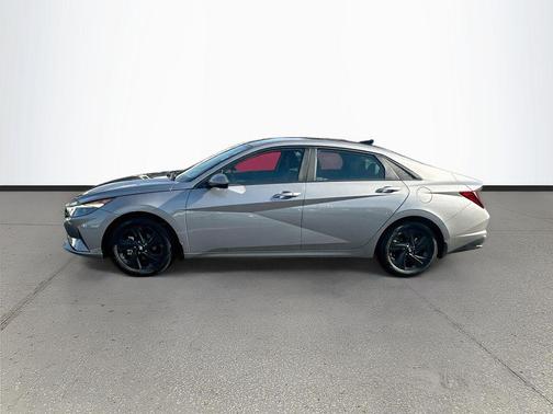 Fluid Metal 2022 Hyundai ELANTRA SEL