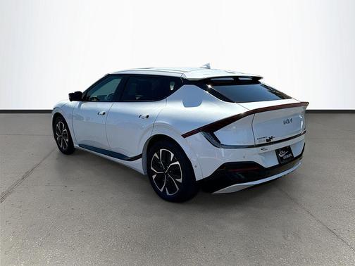 Snow White Pearl 2022 Kia EV6 GT-Line