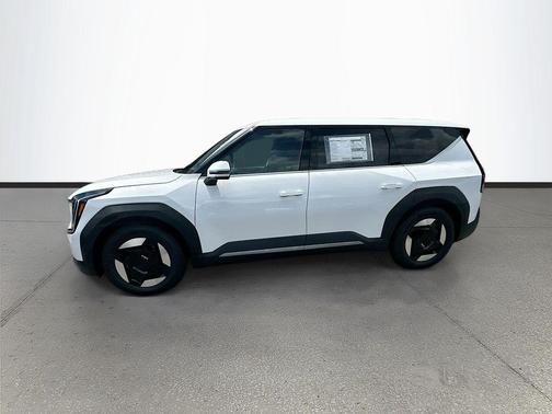 White Pearl 2026 Kia EV9 Light Long Range