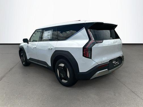 White Pearl 2026 Kia EV9 Light Long Range