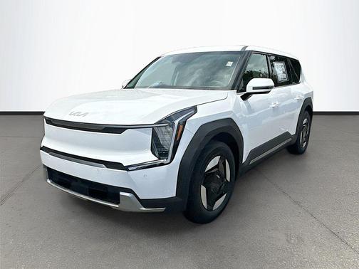 White Pearl 2026 Kia EV9 Light Long Range