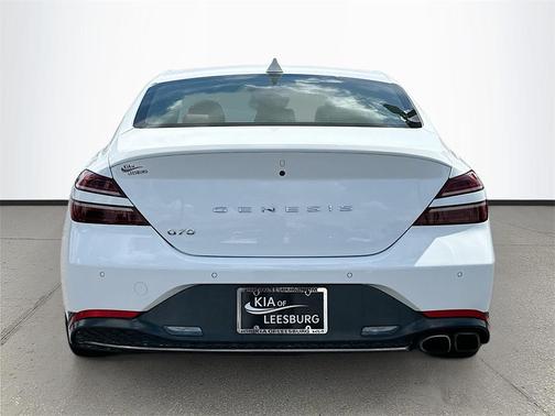 2023 Genesis G70 2.0T RWD