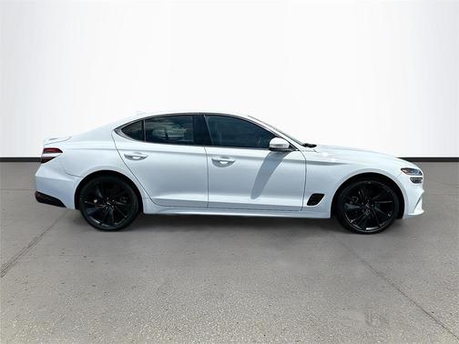 2023 Genesis G70 2.0T RWD