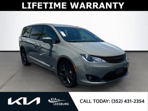 2020 Chrysler Pacifica Touring