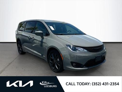 2020 Chrysler Pacifica Touring