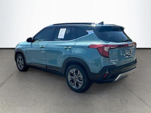 Pluton Blue/Black Roof 2024 Kia Seltos S