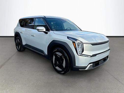 2026 Kia EV9 Light Long Range