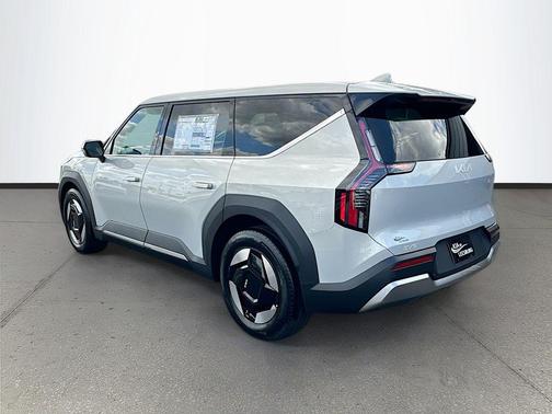 2026 Kia EV9 Light Long Range