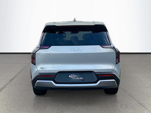 2026 Kia EV9 Light Long Range