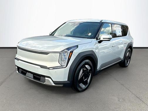 2026 Kia EV9 Light Long Range