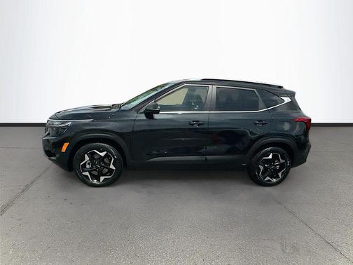 Fusion Black 2024 Kia Seltos EX