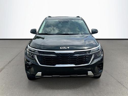 Fusion Black 2024 Kia Seltos EX