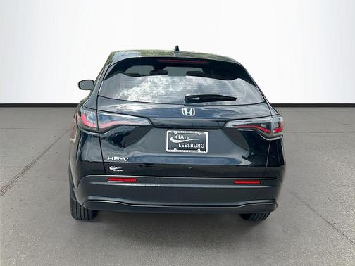 Crystal Black Pearl 2025 Honda HR-V LX