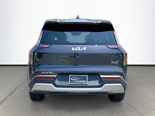 2026 Kia EV9 Light Long Range