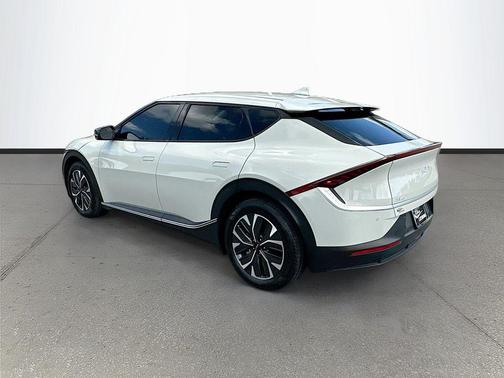 Glacier 2024 Kia EV6 Light Long Range