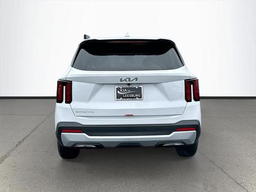 2025 Kia Sorento LX