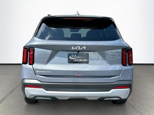 2025 Kia Sorento LX