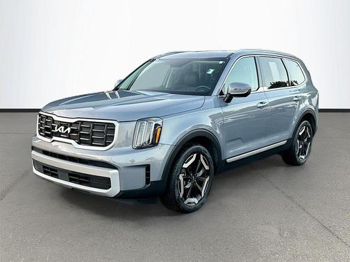 Everlasting Silver 2025 Kia Telluride S