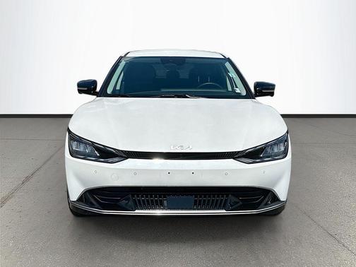 Snow White Pearl 2023 Kia EV6 Wind