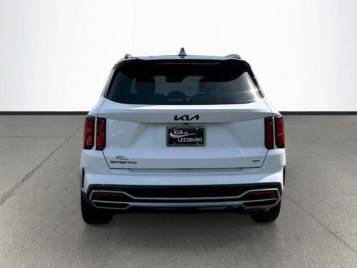 Glacial White Pearl 2023 Kia Sorento SX