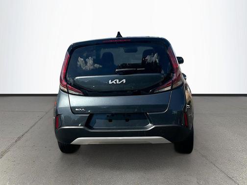 Gravity Gray 2023 Kia Soul LX