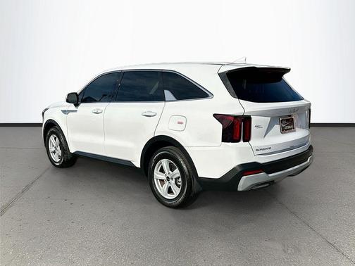 2025 Kia Sorento LX