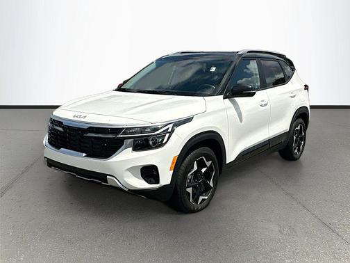 Clear White/Black Roof 2025 Kia Seltos S