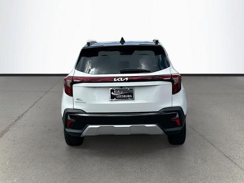 Clear White/Black Roof 2025 Kia Seltos S