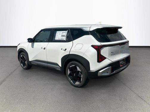 White Pearl 2027 Kia Seltos EX