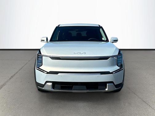 2026 Kia EV9 Light Short Range