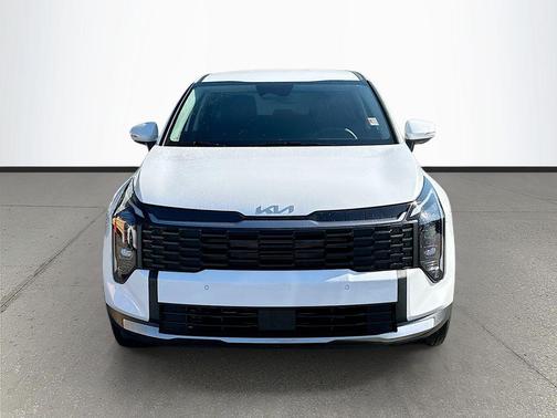 White Pearl 2026 Kia Sportage LX