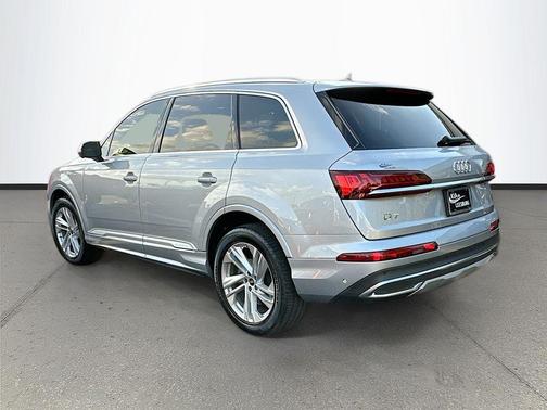 2022 Audi Q7 55 Premium Plus