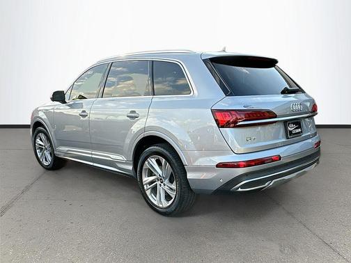 2022 Audi Q7 55 Premium Plus