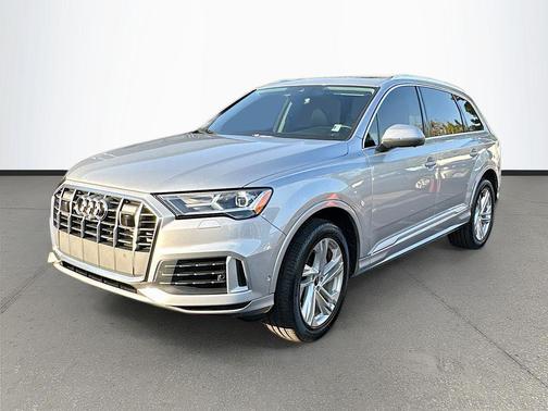 2022 Audi Q7 55 Premium Plus