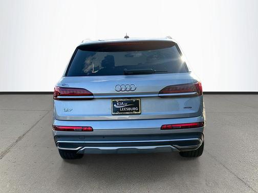 2022 Audi Q7 55 Premium Plus