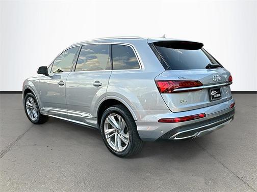 2022 Audi Q7 55 Premium Plus