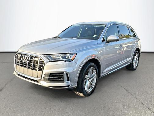 2022 Audi Q7 55 Premium Plus