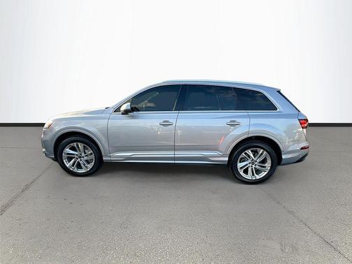 2022 Audi Q7 55 Premium Plus