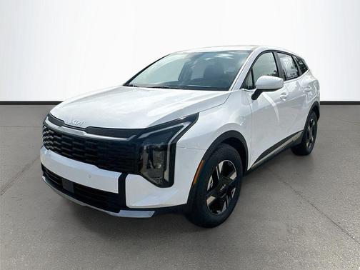 White Pearl 2026 Kia Sportage LX